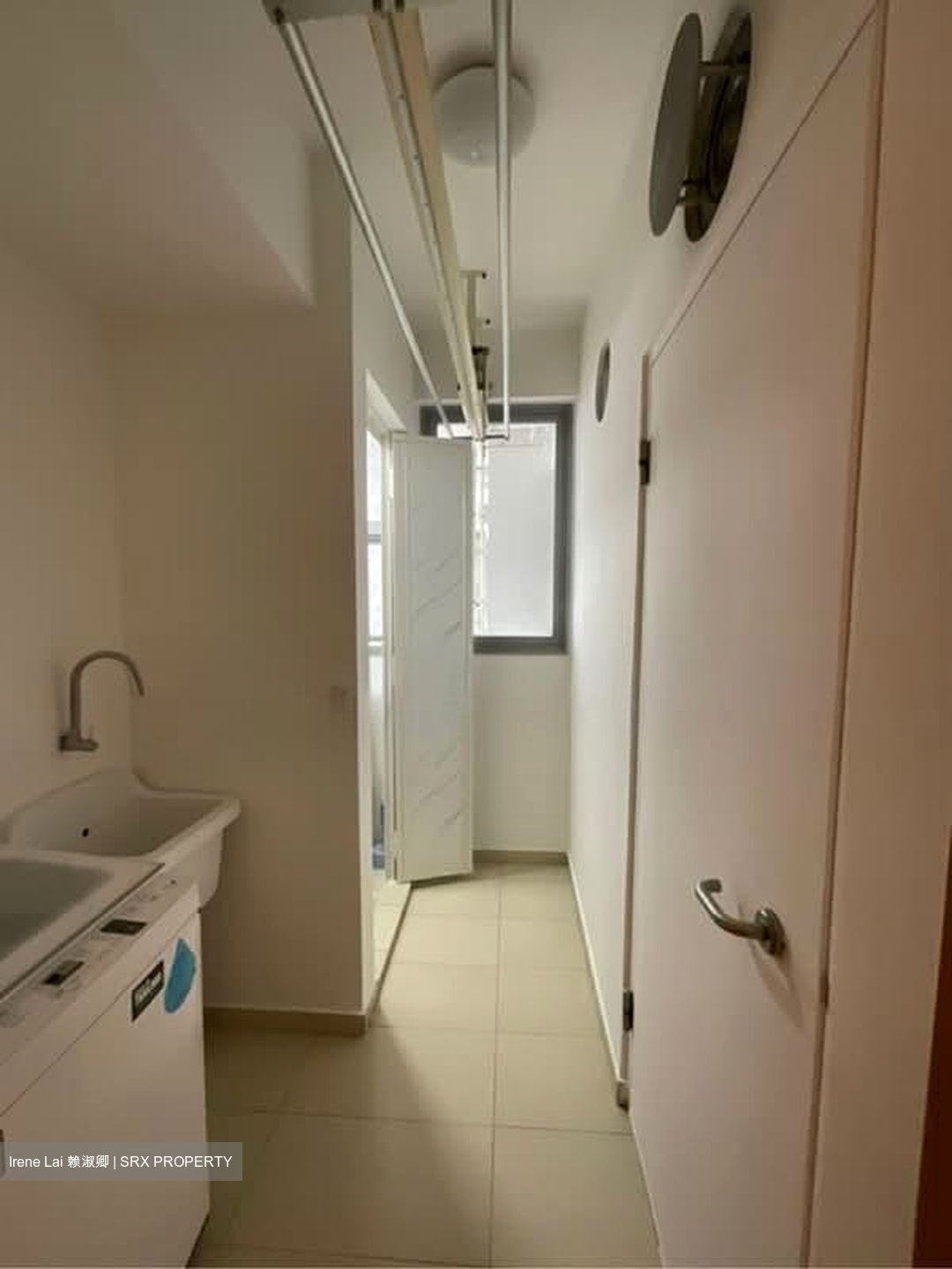 Prive (D19), Condominium #585645911